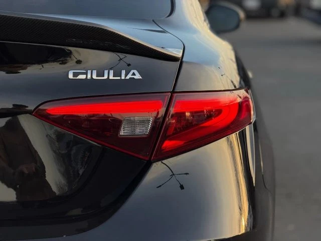 2017 Alfa Romeo Giulia - Image 9 of 12