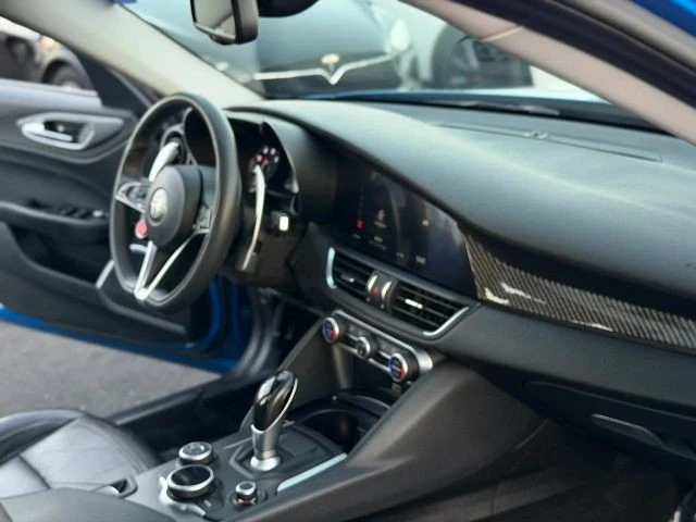 2017 Alfa Romeo Giulia - Image 15 of 24