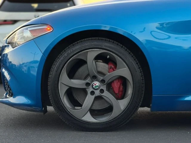 2017 Alfa Romeo Giulia - Image 7 of 24