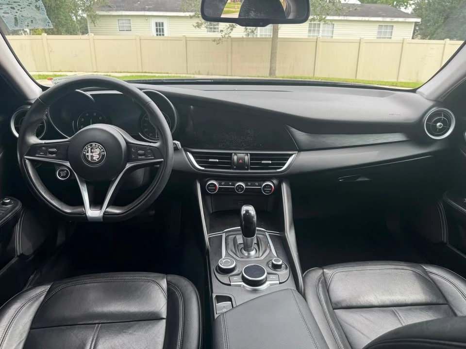 2017 Alfa Romeo Giulia - Image 7 of 9