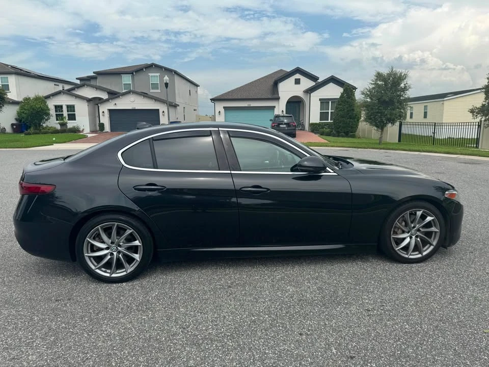 2017 Alfa Romeo Giulia - Image 4 of 9