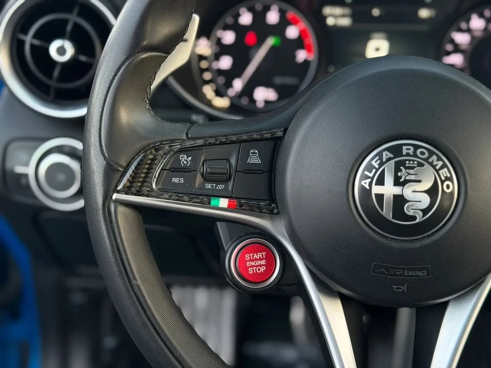 2017 Alfa Romeo Giulia - Image 15 of 20