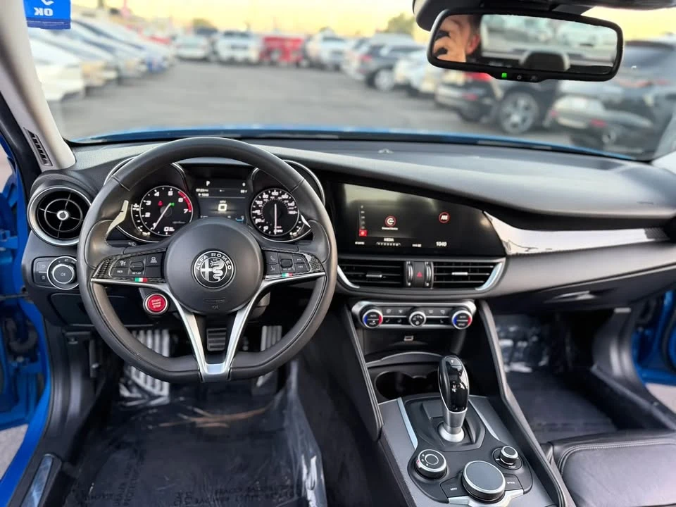 2017 Alfa Romeo Giulia - Image 15 of 20