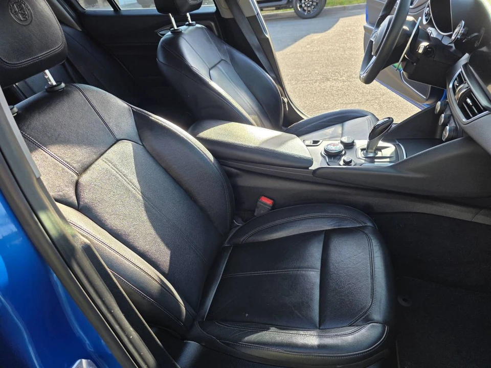 2017 Alfa Romeo Giulia - Image 18 of 24