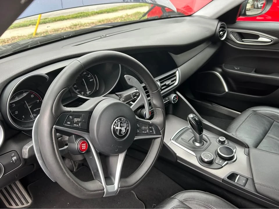 2017 Alfa Romeo Giulia - Image 8 of 13