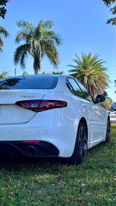 2017 Alfa Romeo Giulia - Image 8 of 16