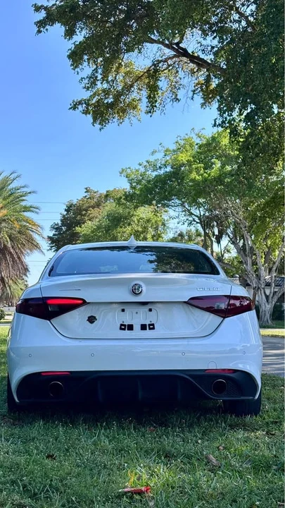 2017 Alfa Romeo Giulia - Image 5 of 16