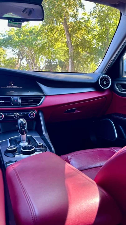2017 Alfa Romeo Giulia - Image 13 of 16