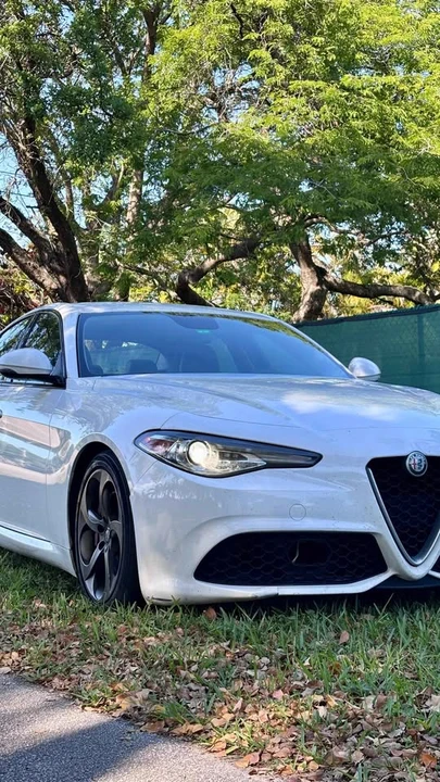 2017 Alfa Romeo Giulia - Image 5 of 17