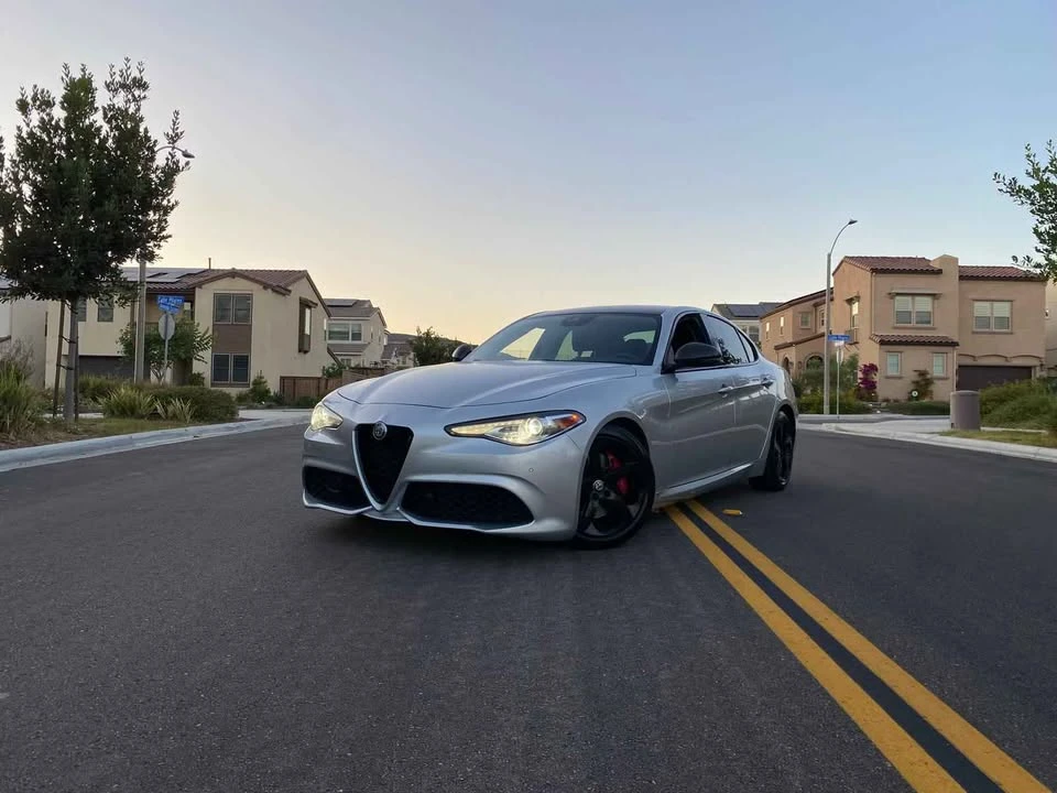 2017 Alfa Romeo Giulia - Image 2 of 11