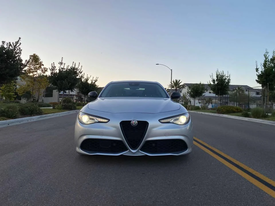 2017 Alfa Romeo Giulia - Image 7 of 11