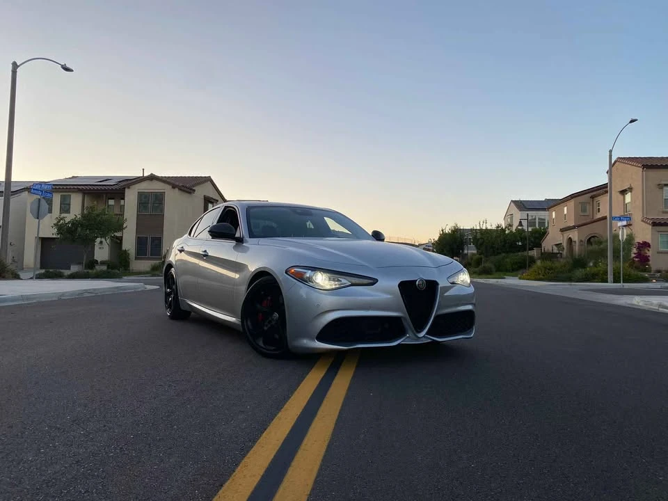 2017 Alfa Romeo Giulia - Image 6 of 11