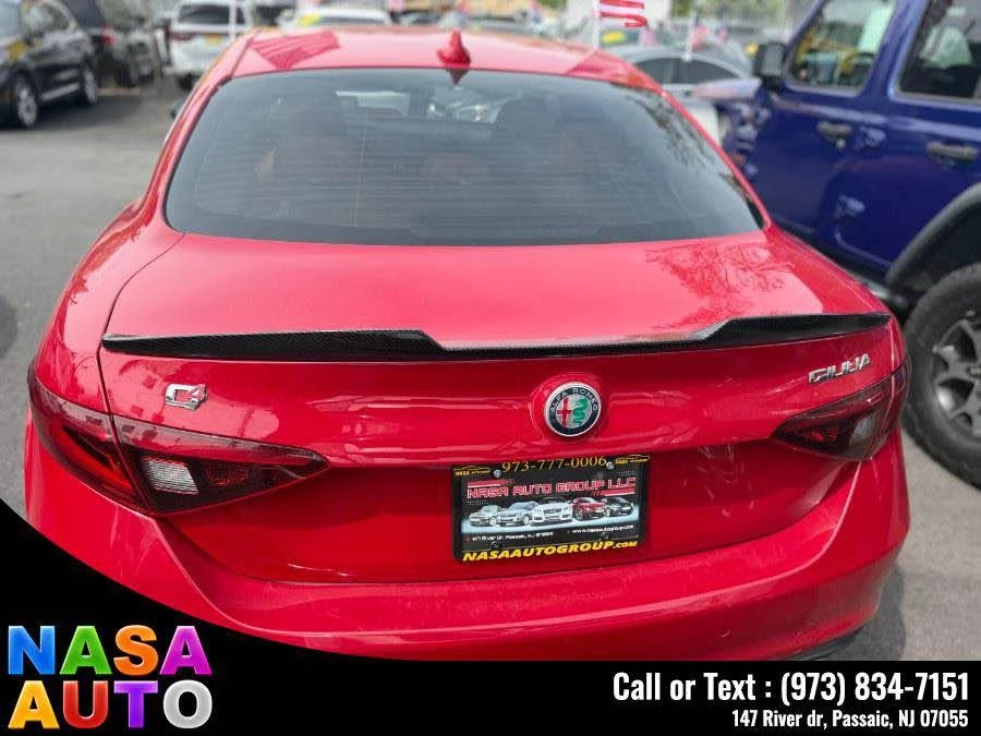 2017 Alfa Romeo Giulia - Image 5 of 15