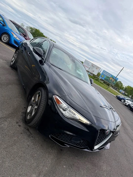2017 Alfa Romeo Giulia - Image 3 of 10