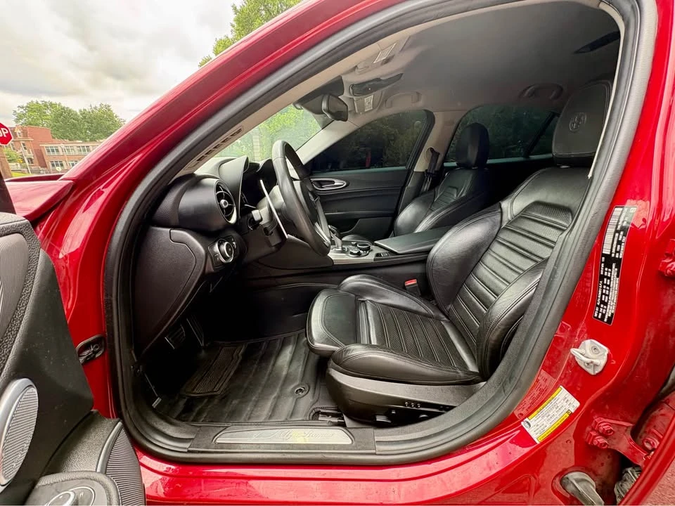2017 Alfa Romeo Giulia - Image 6 of 9