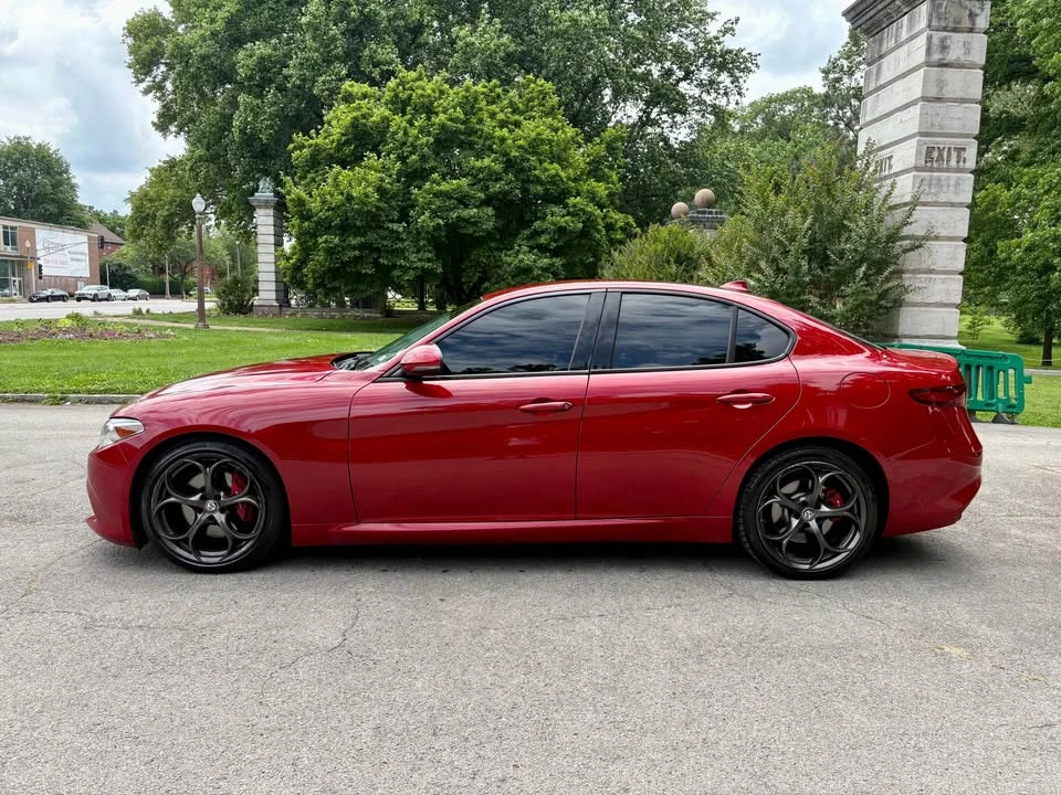 2017 Alfa Romeo Giulia - Image 5 of 9