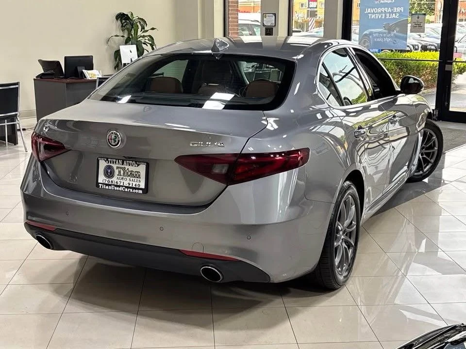 2017 Alfa Romeo Giulia - Image 2 of 18
