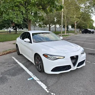 2017 Alfa Romeo Giulia Sport Sedan 4D