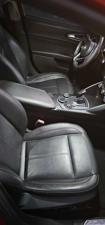 2017 Alfa Romeo Giulia - Image 13 of 14