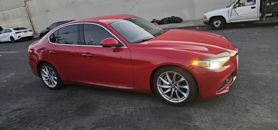 2017 Alfa Romeo Giulia - Image 5 of 14