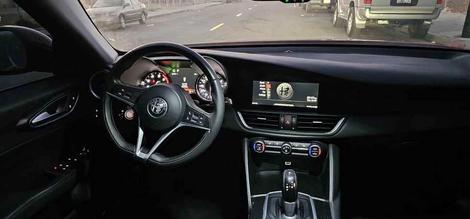 2017 Alfa Romeo Giulia - Image 11 of 14