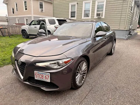 2017 Alfa Romeo Giulia Sport Sedan 4D
