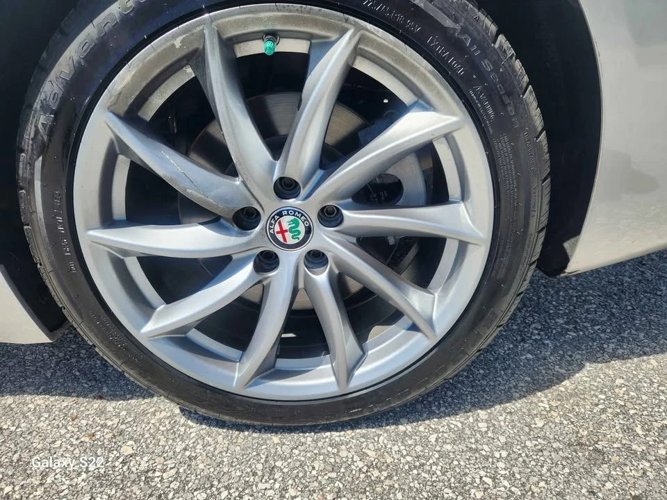 2017 Alfa Romeo Giulia - Image 9 of 20