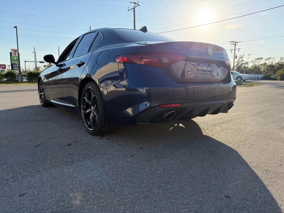 2017 Alfa Romeo Giulia - Image 6 of 15