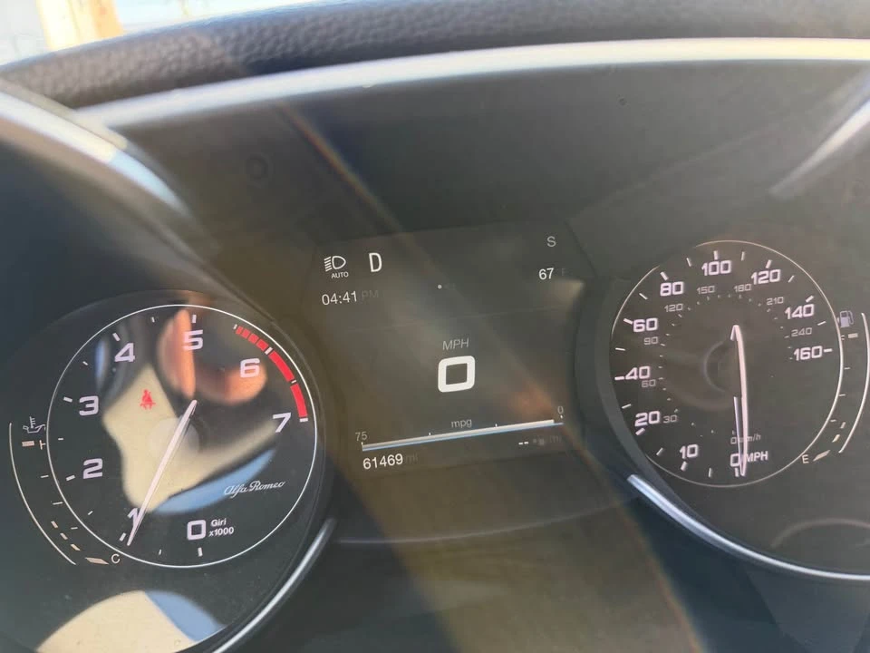 2017 Alfa Romeo Giulia - Image 7 of 15