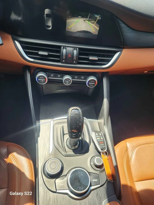 2017 Alfa Romeo Giulia - Image 18 of 20