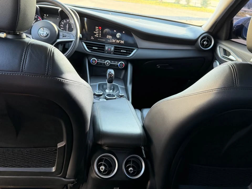 2017 Alfa Romeo Giulia - Image 10 of 15