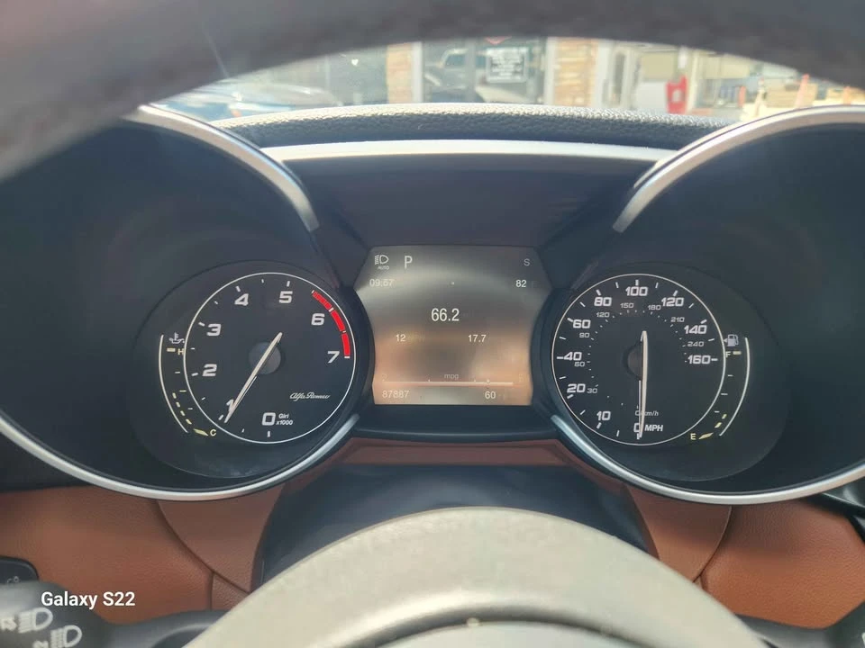 2017 Alfa Romeo Giulia - Image 15 of 20