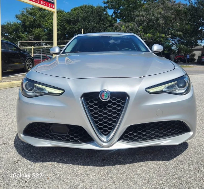 2017 Alfa Romeo Giulia - Image 2 of 10