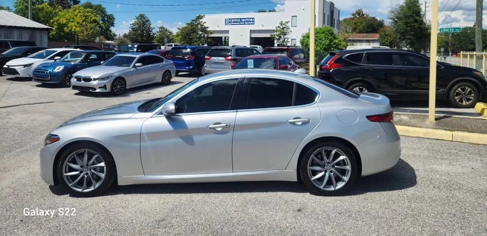 2017 Alfa Romeo Giulia - Image 3 of 10