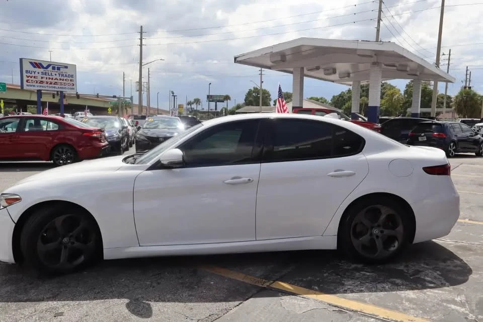 2017 Alfa Romeo Giulia - Image 3 of 7