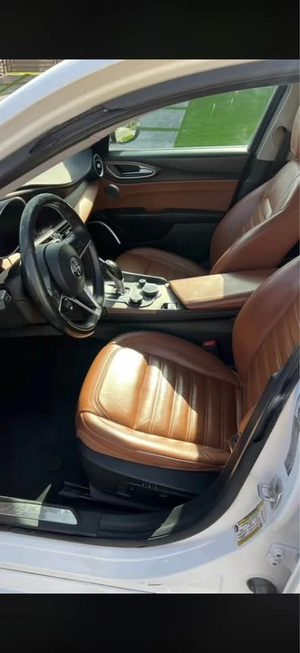 2017 Alfa Romeo Giulia - Image 6 of 8