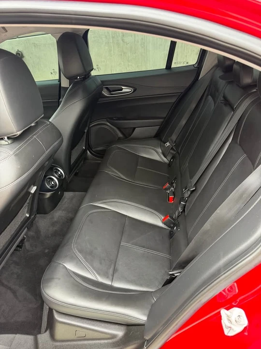 2017 Alfa Romeo Giulia - Image 6 of 7