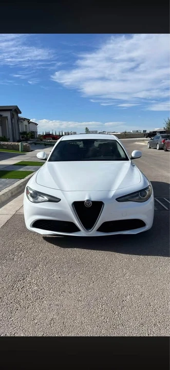 2017 Alfa Romeo Giulia - Image 2 of 8