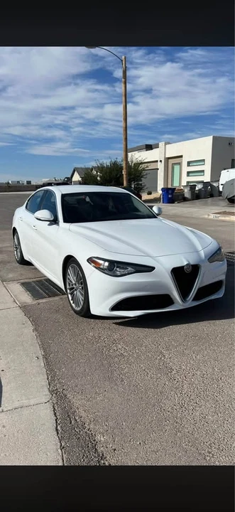 2017 Alfa Romeo Giulia - Image 3 of 8