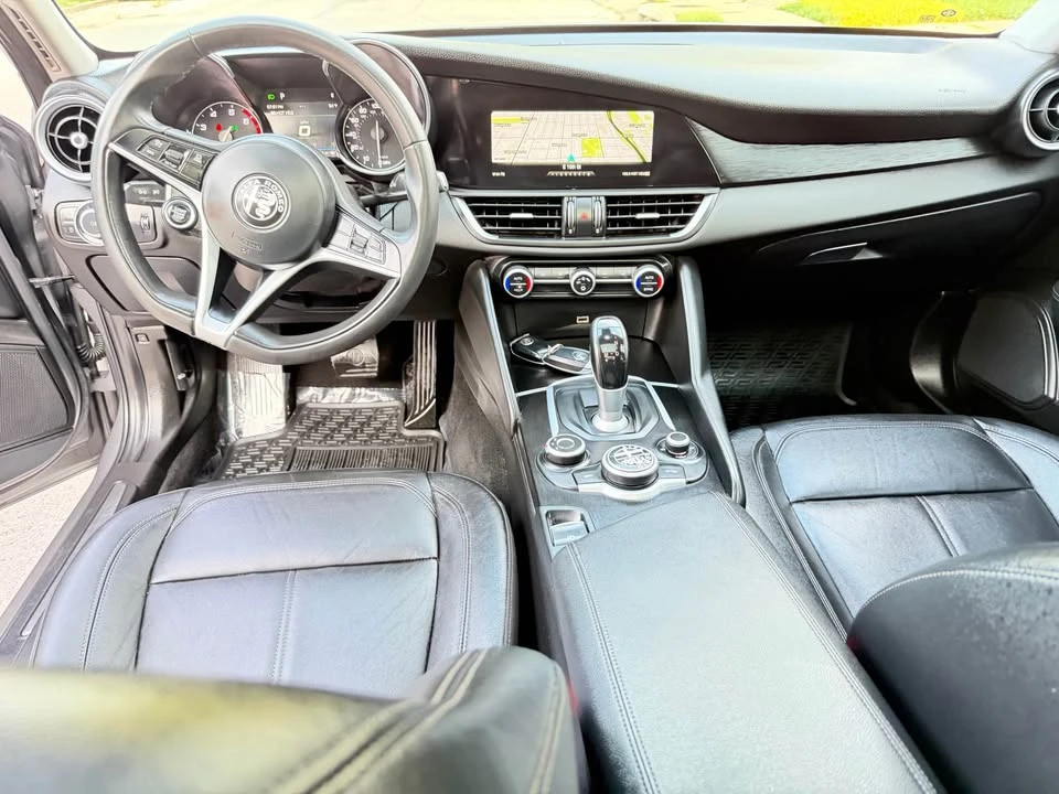 2017 Alfa Romeo Giulia - Image 4 of 20