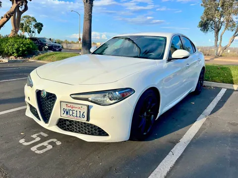 2017 Alfa Romeo Giulia Sport Sedan 4D
