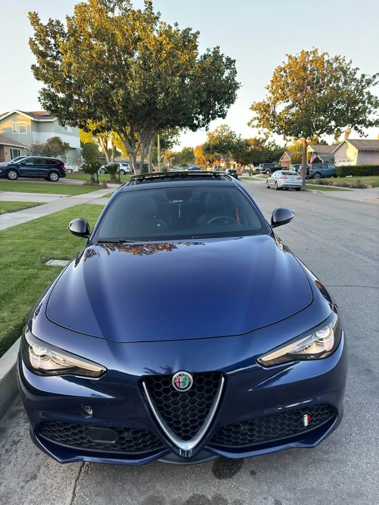 2017 Alfa Romeo Giulia - Image 2 of 10