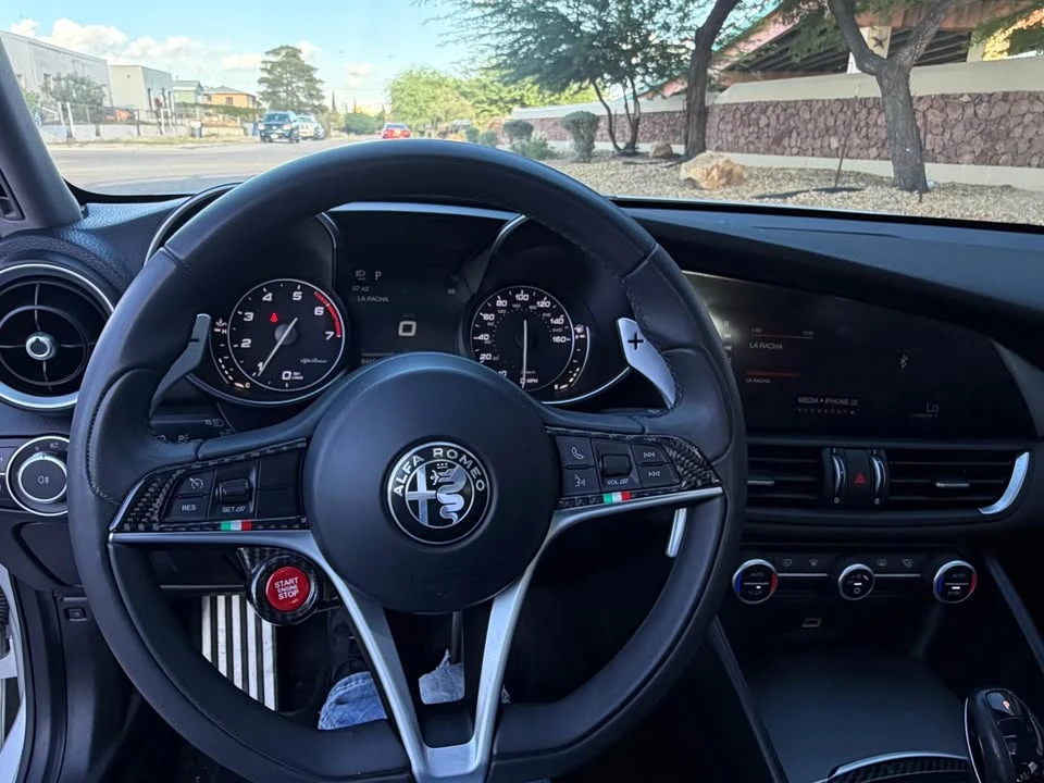 2017 Alfa Romeo Giulia - Image 7 of 8