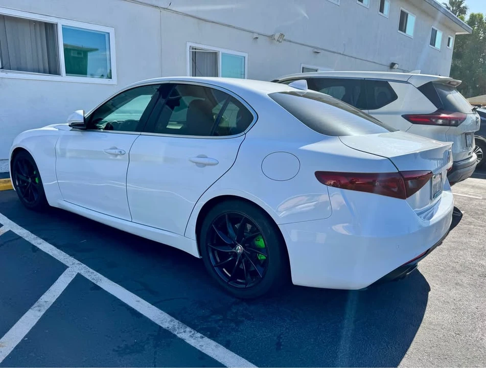 2017 Alfa Romeo Giulia - Image 4 of 9