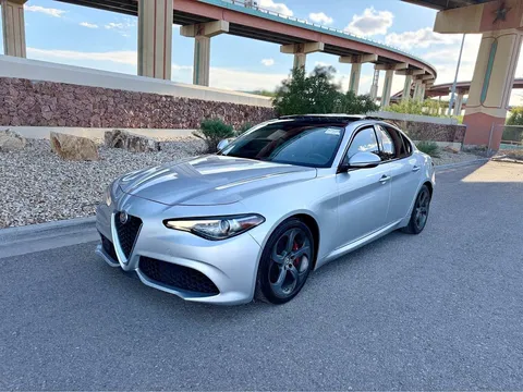 2017 Alfa Romeo Giulia Giulia