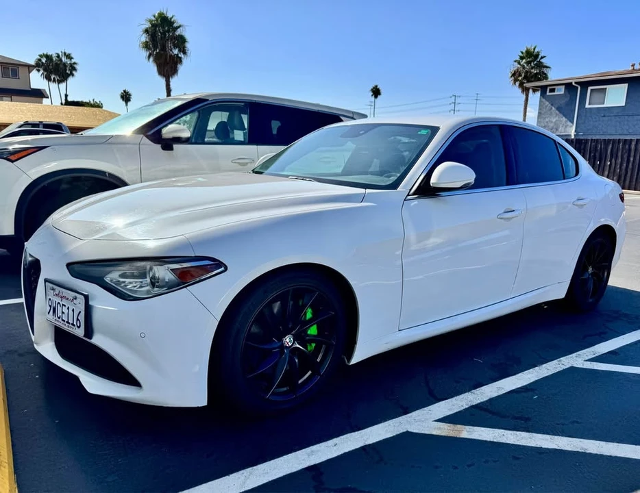 2017 Alfa Romeo Giulia - Image 2 of 9