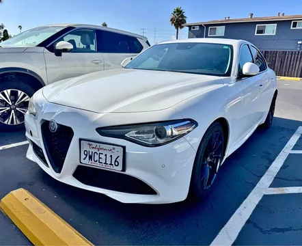 2017 Alfa Romeo Giulia Sport Sedan 4D