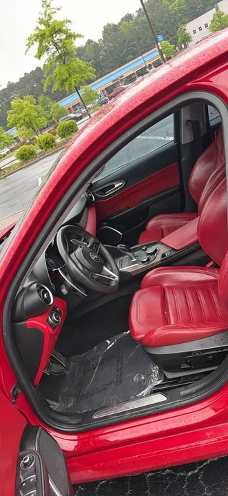 2017 Alfa Romeo Giulia - Image 11 of 14