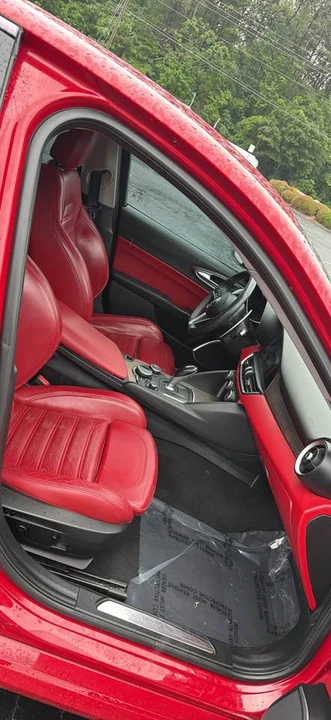 2017 Alfa Romeo Giulia - Image 10 of 14