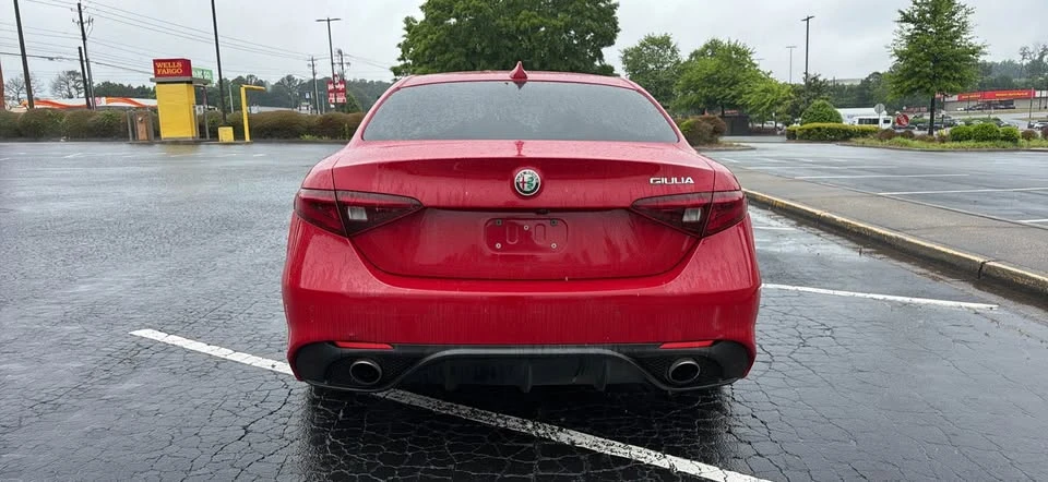 2017 Alfa Romeo Giulia - Image 5 of 14